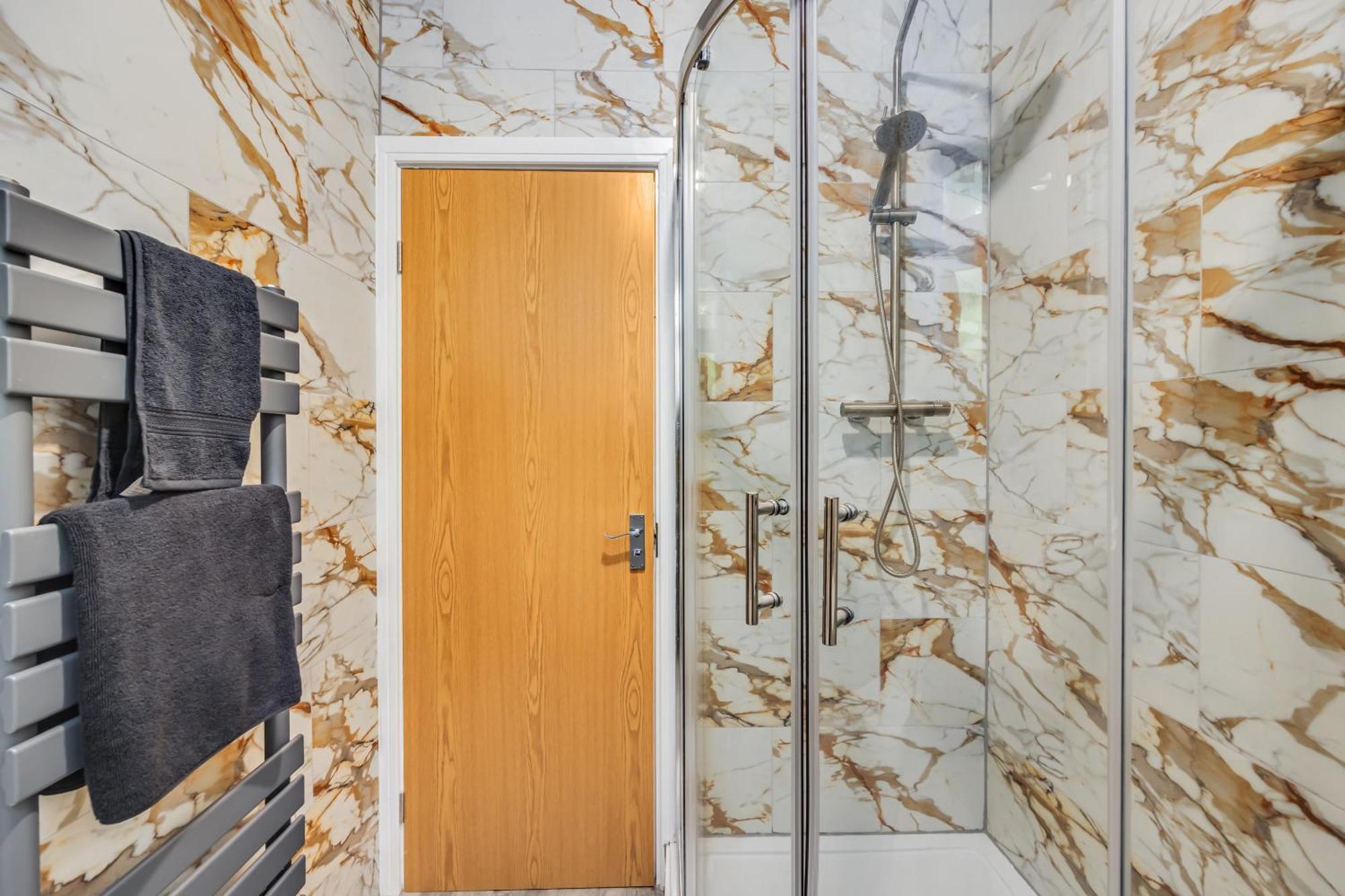 Luxury 4-bed In Centre - Sleeps 10 - Ideal For Corporate And Contractors Holiday home
