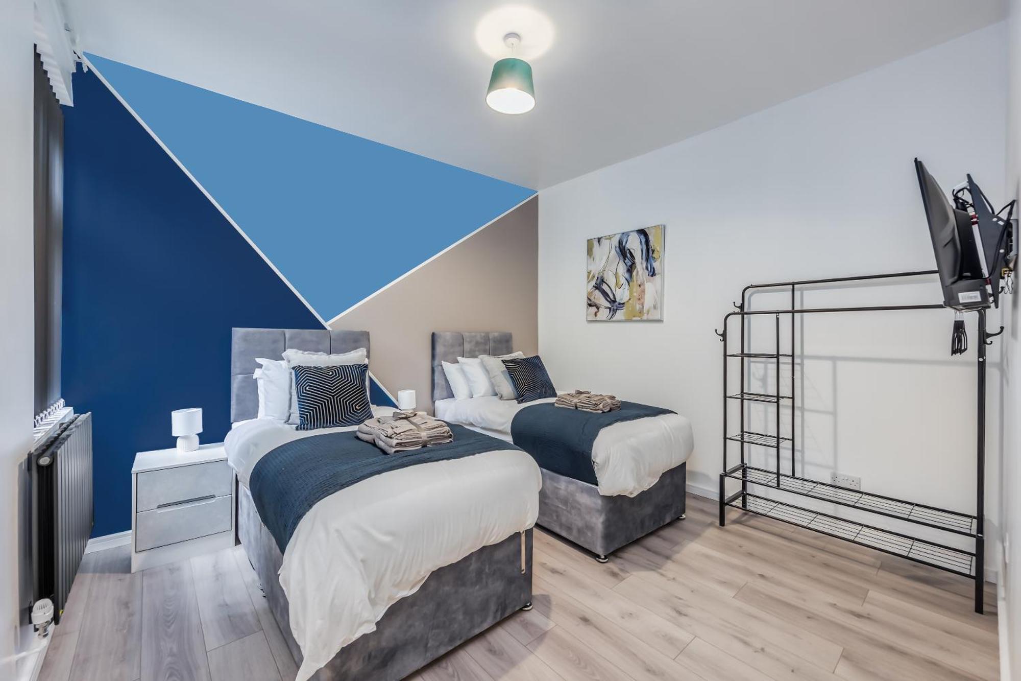 Luxury 4-bed In Centre - Sleeps 10 - Ideal For Corporate And Contractors *