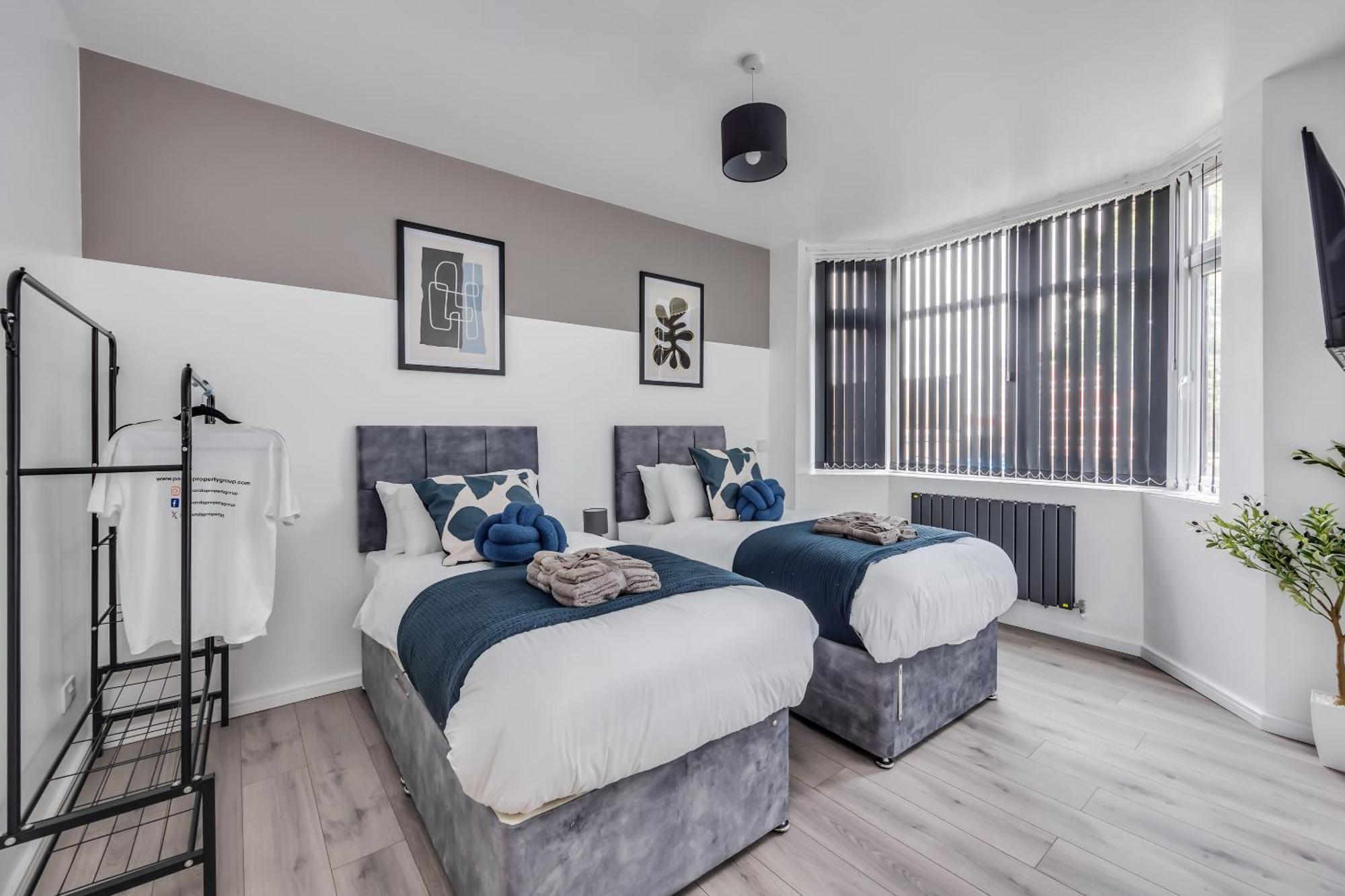 Luxury 4-bed In Centre - Sleeps 10 - Ideal For Corporate And Contractors