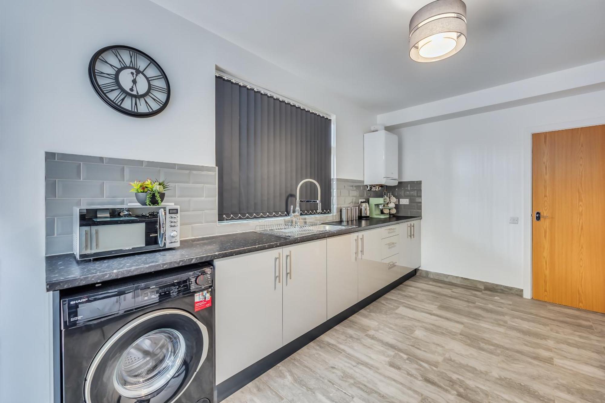 Luxury 4-bed In Centre - Sleeps 10 - Ideal For Corporate And Contractors Holiday home